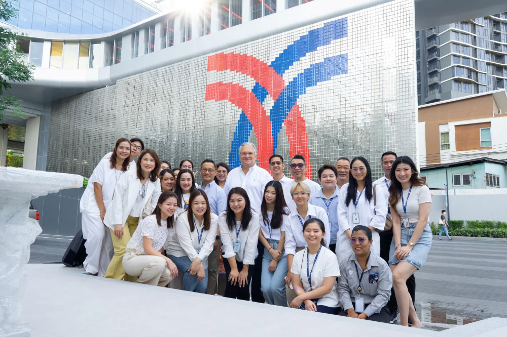 On July 25, 2025, Super Turtle held a merit-making ceremony to mark the relocation of its new head office and the launch of the Turtle X store at BTS Visionary Park