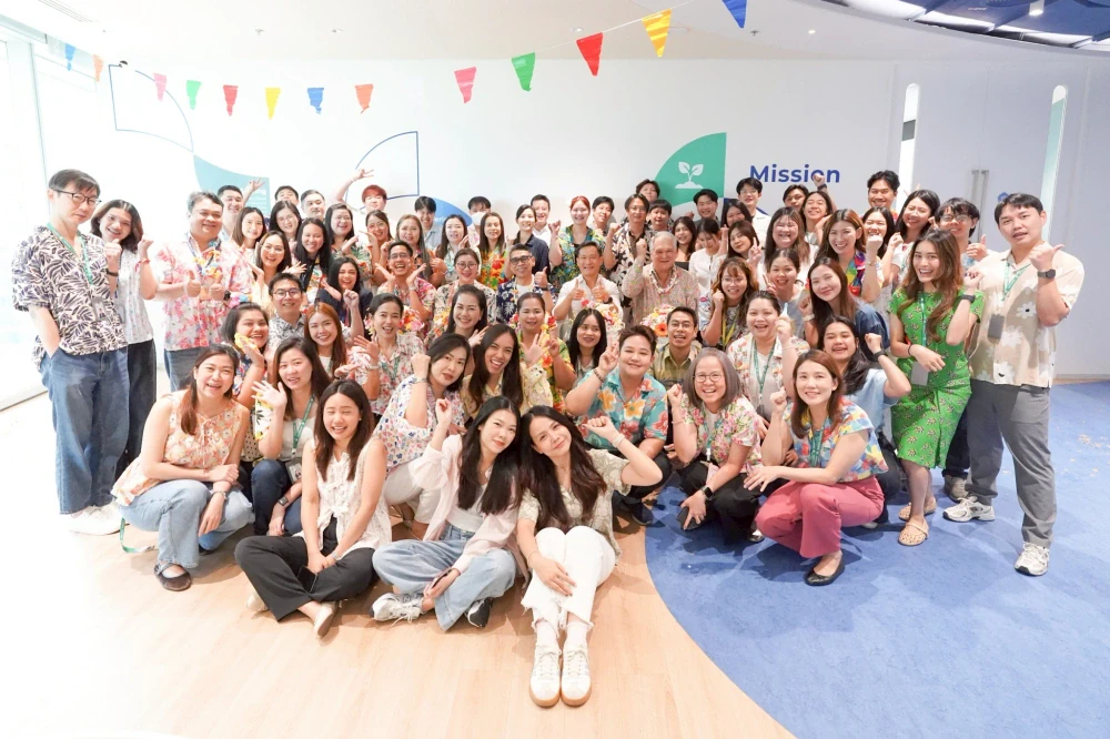 Super Turtle Public Company Limited celebrates Songkran Festival with a Traditional Water-Pouring Ceremony